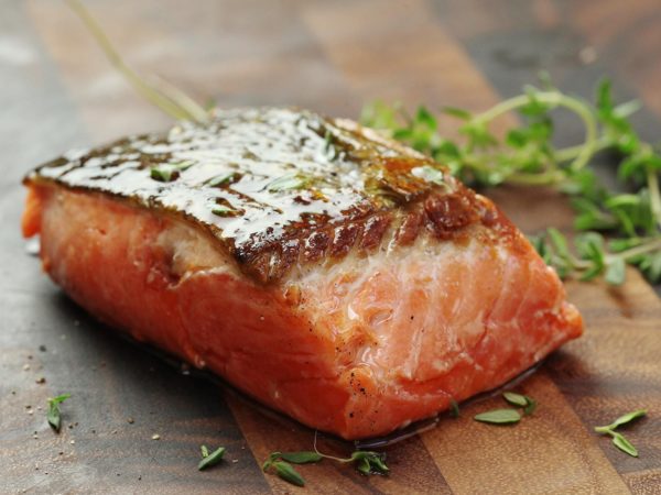 Salmón con Mantequilla de Pimienta Verde (porciones 6)