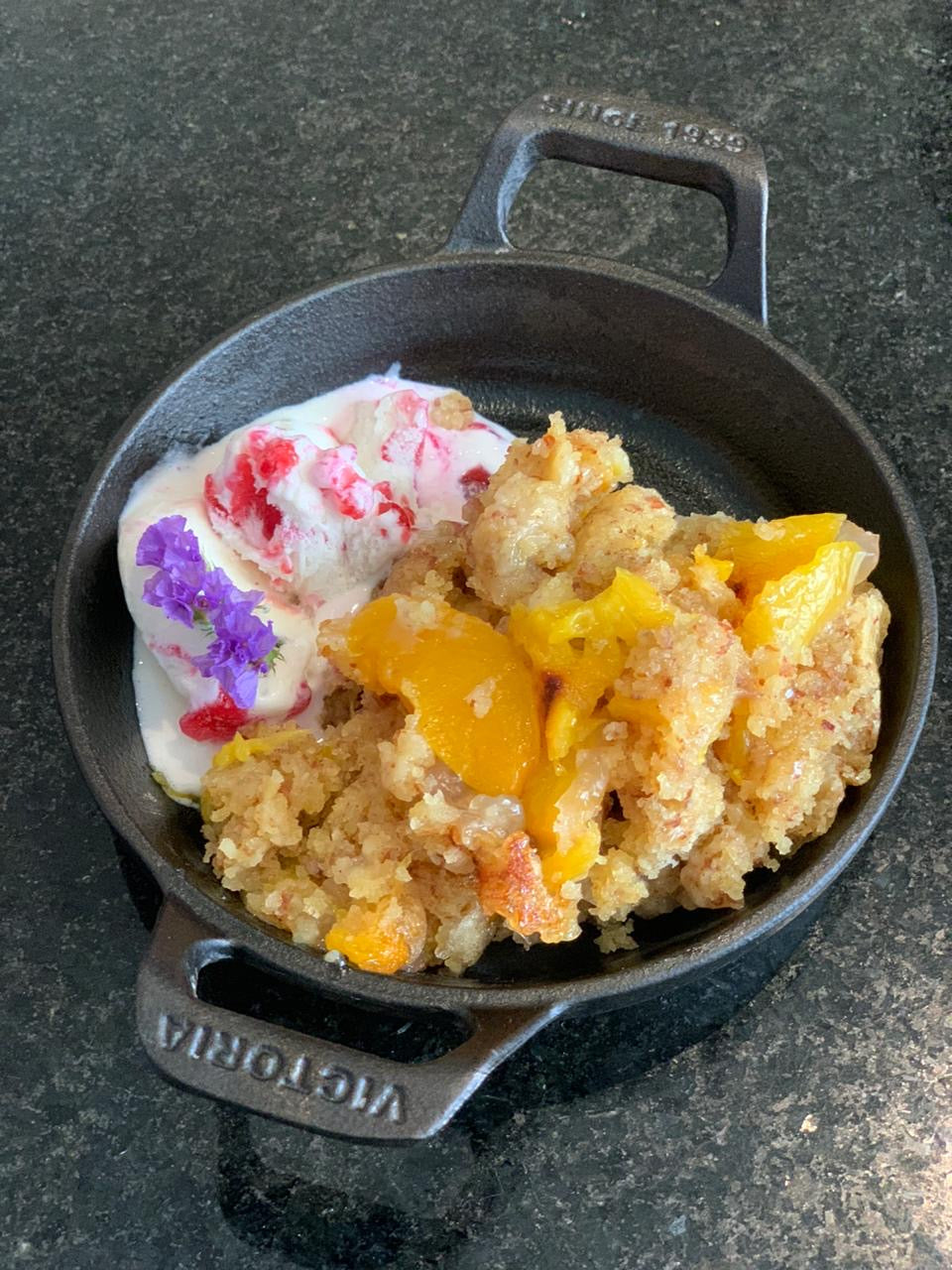 Postre de Duraznos con Helado